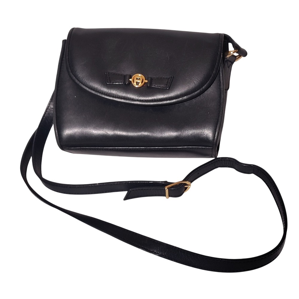 Etienne Aigner Navy Blue Leather Crossbody Bag Gold Logo Accent VTG